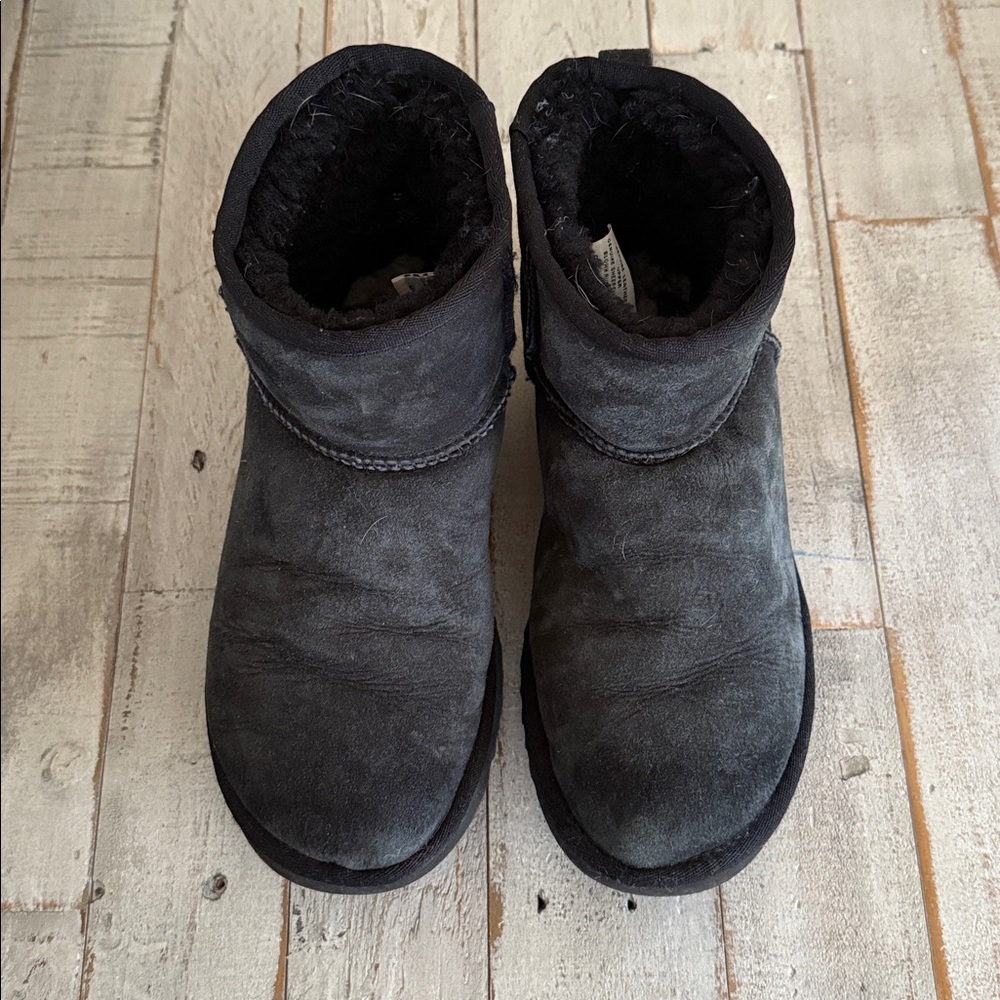 Classic mini Ugg boots